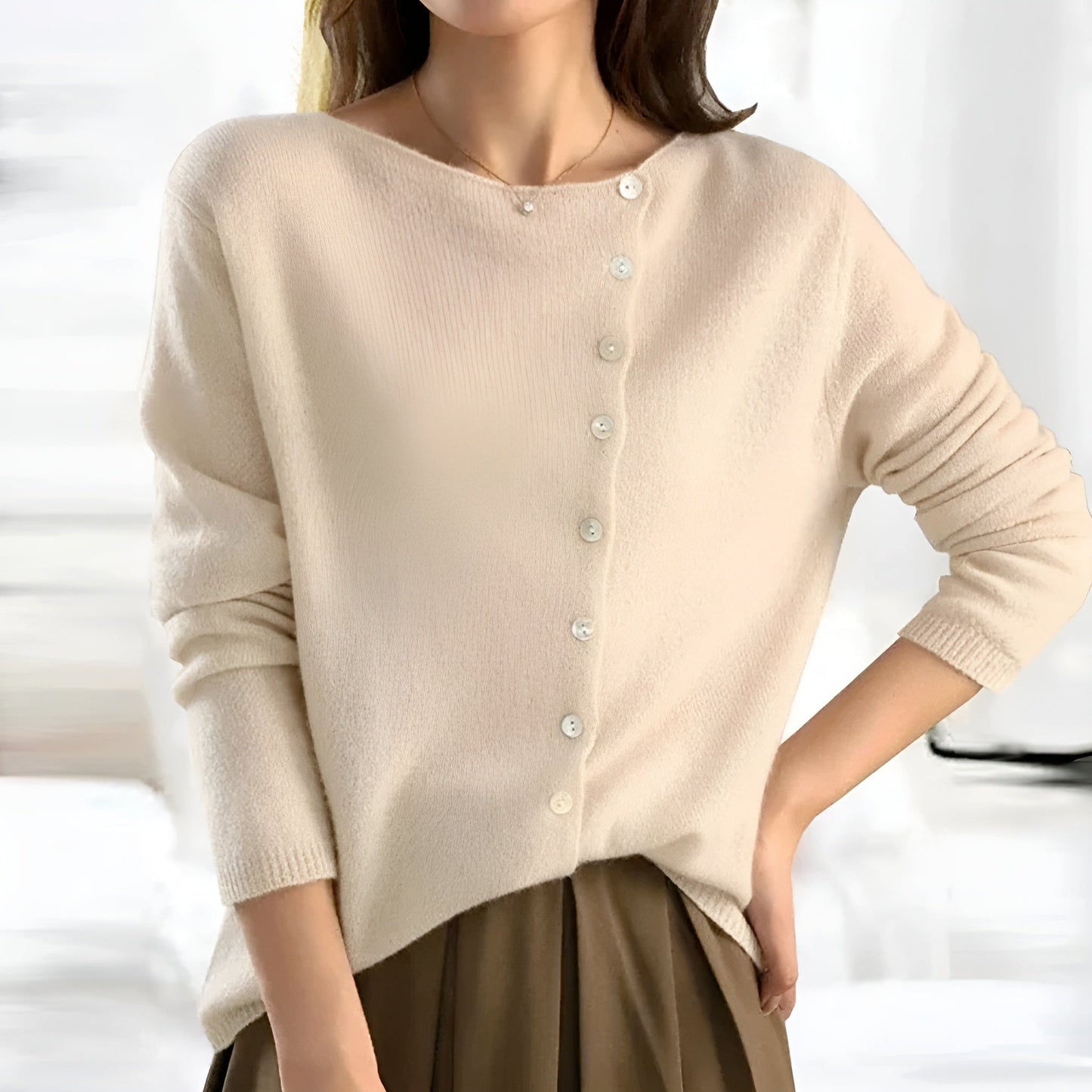Léa – Refined and Elegant Cardigan