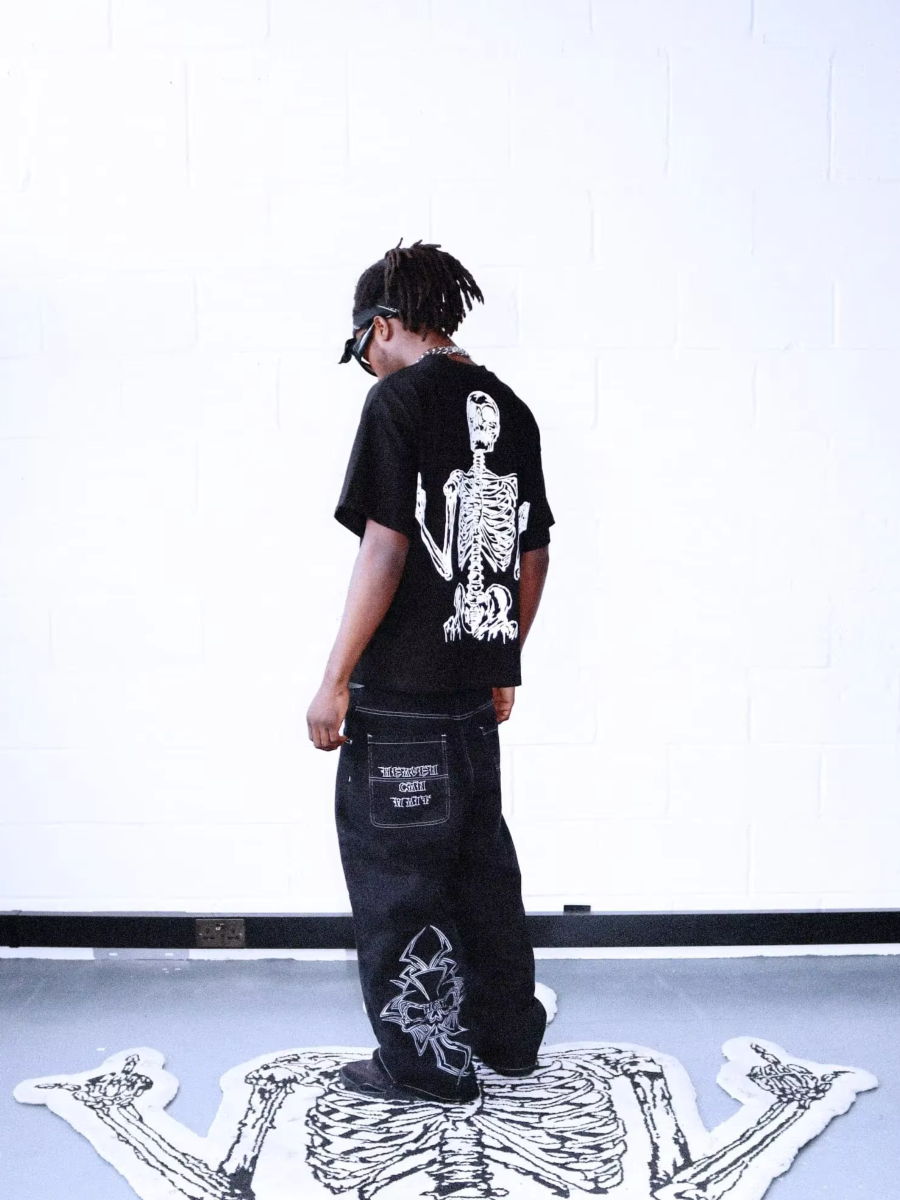 Embroidered Baggy Jeans