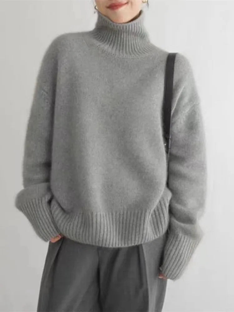 Élise – Elegant Cashmere Turtleneck Sweater