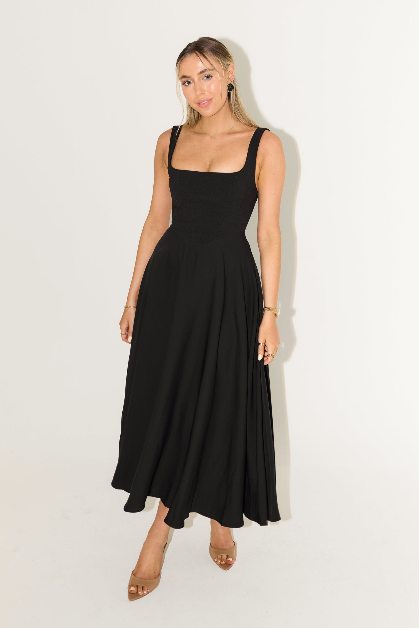 Amelia | Timeless Flowing Midi Dress