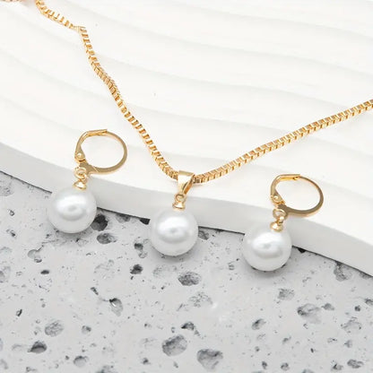 Golden Grace Pearl Jewellery Set