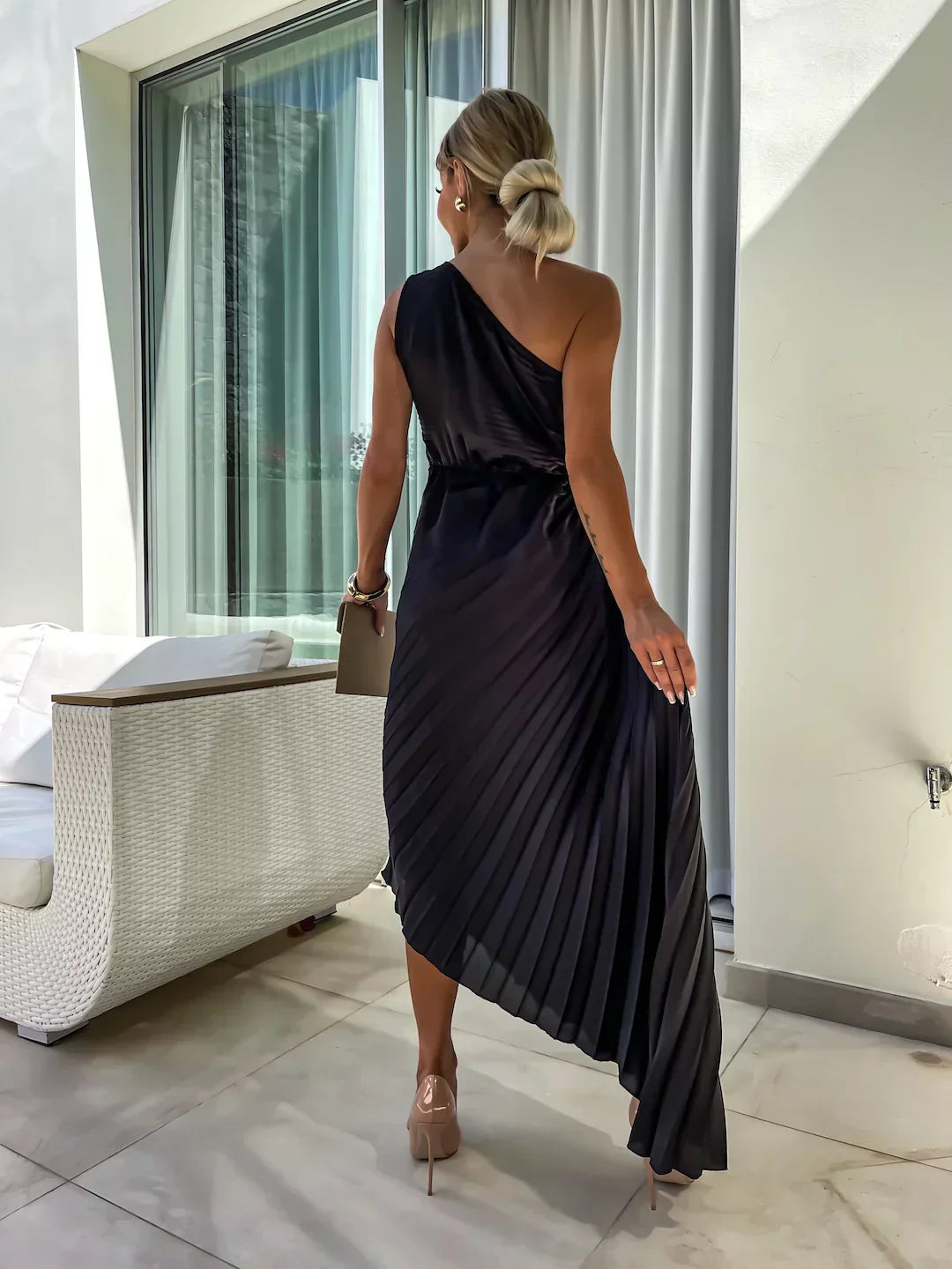 Lizbeth - Dress with Floral Shoulders