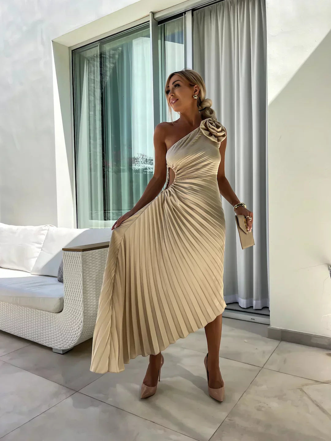 Lizbeth - Dress with Floral Shoulders