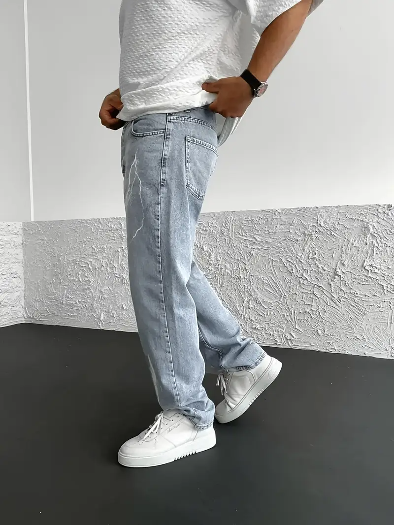 Lightning Print Relaxed-Fit Jeans - Light Blue