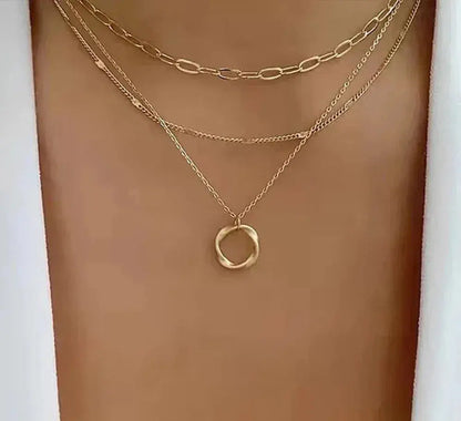 Classic Gold Layered Necklace with Pendant Design